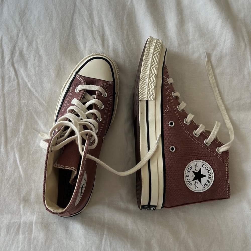 [SOLD] Mauve Converse High Top Chuck Taylors